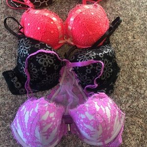 Lot of 4 Victoria’s Secret bras 34B/32C